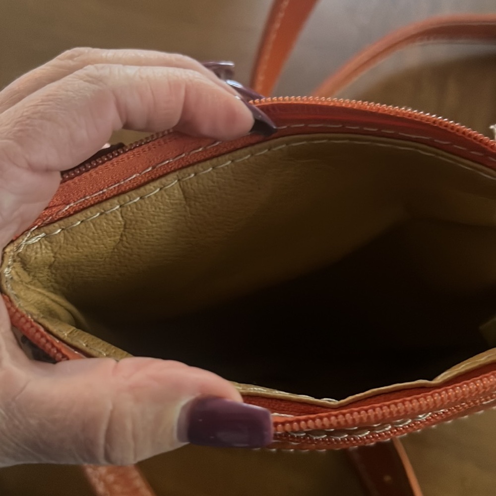 NWOT - cl Factory crossbody handbag - Picture 3 of 3